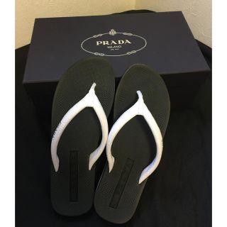 プラダ(PRADA)の新品未使用　プラダ　ビーチサンダル　白　普段23.5cmな方へ　(サンダル)