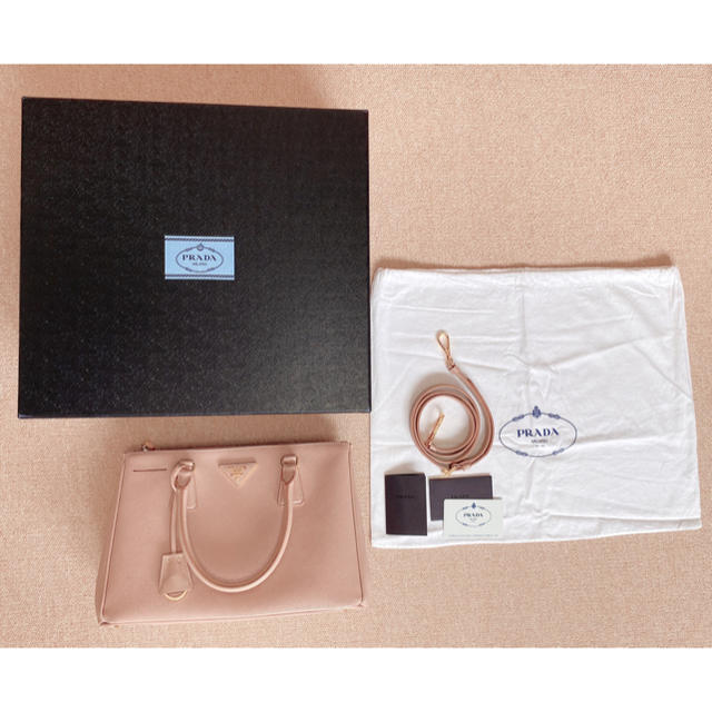 PRADA(プラダ)の【PRADA】サフィアーノ　ガレリアバッグ　ミディアムサイズ レディースのバッグ(ハンドバッグ)の商品写真