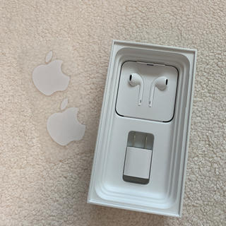 アップル(Apple)の【Apple純正品】イヤホン・USB電源アダプタ(バッテリー/充電器)