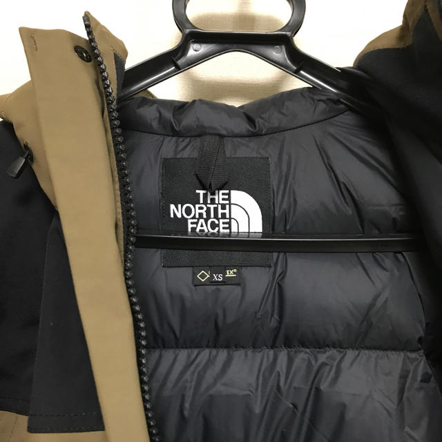 THE NORTH FACE(ザノースフェイス)のビーチグリーン ノースフェイス マウンテンダウンジャケット xs メンズのジャケット/アウター(ダウンジャケット)の商品写真