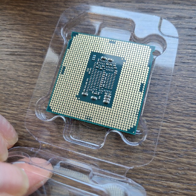Intel Core i3 9100F スマホ/家電/カメラのPC/タブレット(PCパーツ)の商品写真