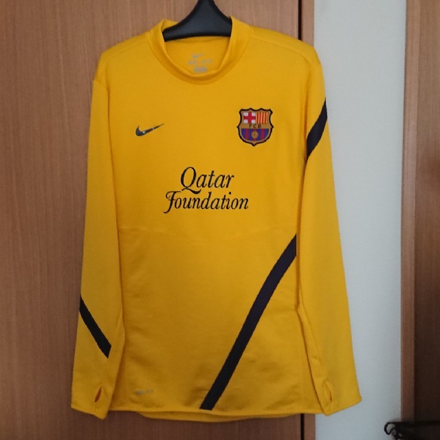 NIKE(ナイキ)のぺぺ様専用！ナイキ FCバルセロナ サッカー ユニフォーム 黄色 size Ｌ スポーツ/アウトドアのサッカー/フットサル(ウェア)の商品写真