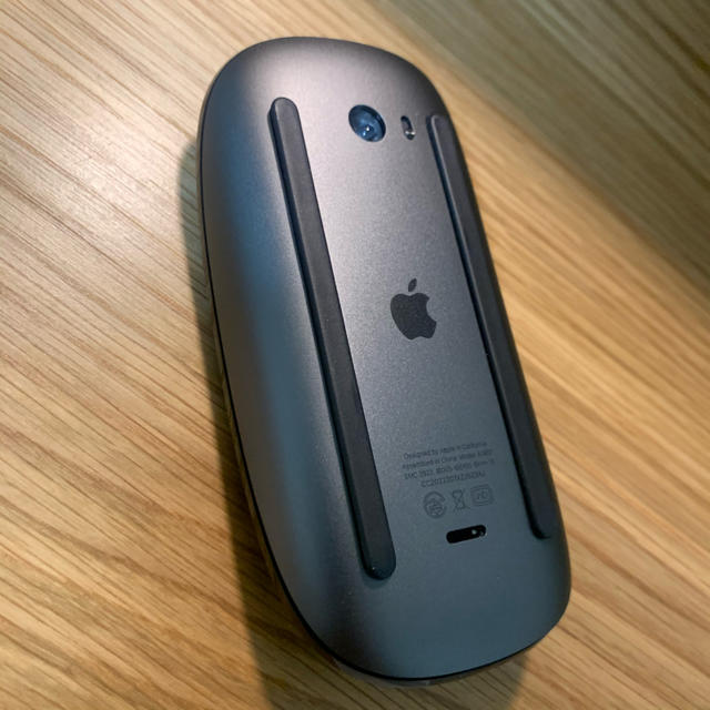 Apple(アップル)のMagic Mouse 2　スペースグレイ　MRME2J/A スマホ/家電/カメラのPC/タブレット(PC周辺機器)の商品写真