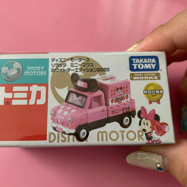 Disney(ディズニー)のトミカ　ホワイトデーエディション2020 ミニーマウス エンタメ/ホビーのおもちゃ/ぬいぐるみ(ミニカー)の商品写真