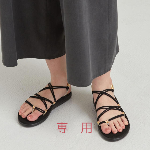 Teva(テバ)のTEVA ボヤインフィニティメタリック サンダル レディースの靴/シューズ(サンダル)の商品写真