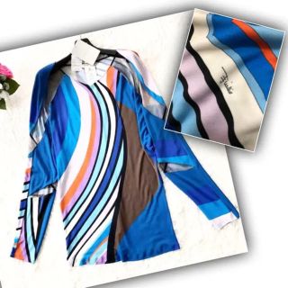 エミリオプッチ(EMILIO PUCCI)の新品タグ付き‼️【エミリオプッチ】シルクお袖透かしデザイン ロゴ入りマルチカラー(シャツ/ブラウス(長袖/七分))