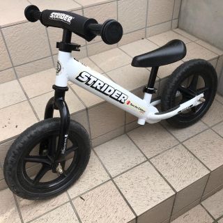 ストライダ(STRIDA)のストライダー　限定色ホワイト　smile様専用！(三輪車/乗り物)