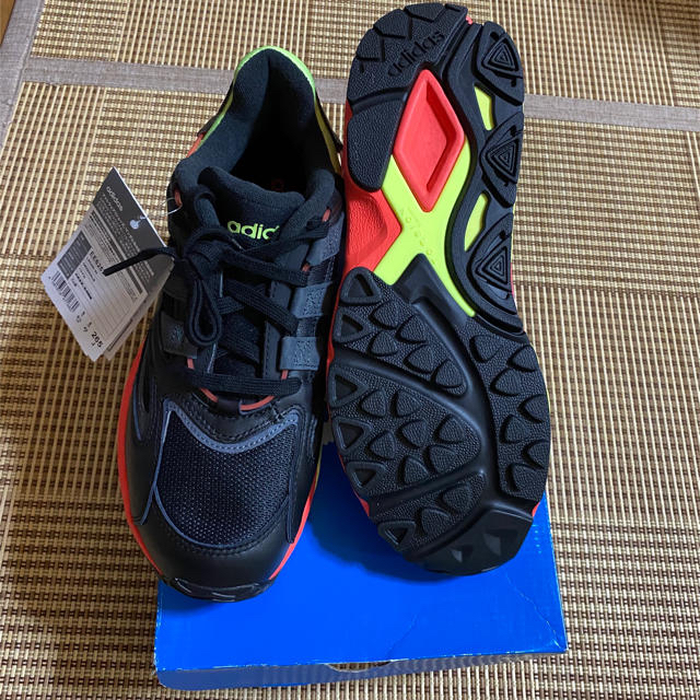 新品adidasアディダススニーカー　ＬＸＣＯN94 3