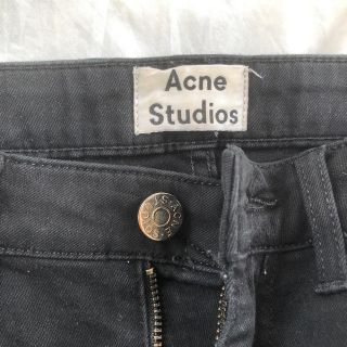 アクネ(ACNE)のACNE 黒スキニー　28インチ(デニム/ジーンズ)