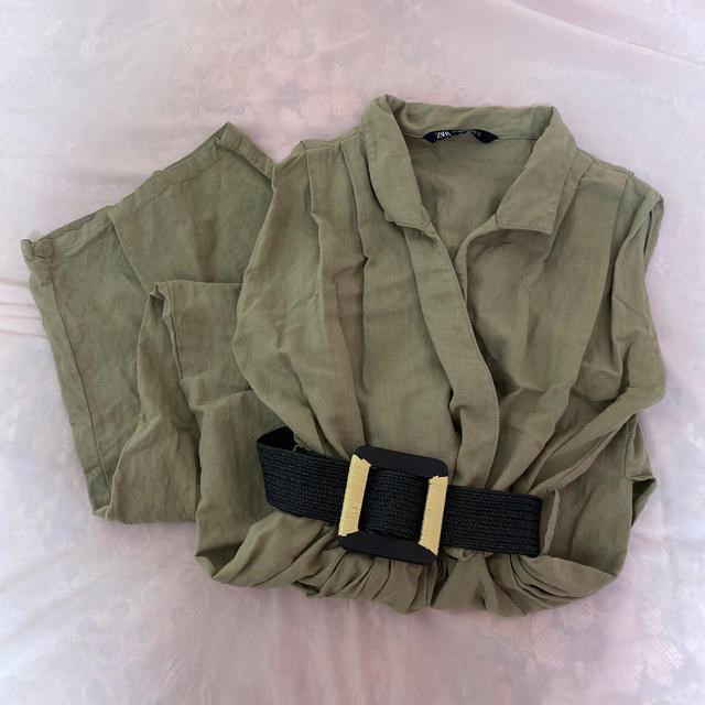 ZARA(ザラ)のベルト付きジャンプスーツ レディースのパンツ(オールインワン)の商品写真
