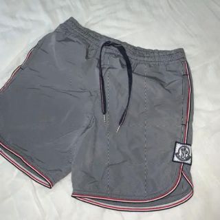 モンクレール 水着(メンズ)の通販 14点 | MONCLERのメンズを買うならラクマ