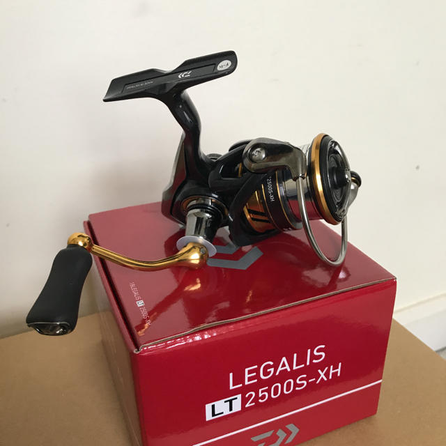 新品未使用】ダイワ 18レガリス LT2500S-XH 新品未使用】ダイワ 18レガリス LT2500S-XH