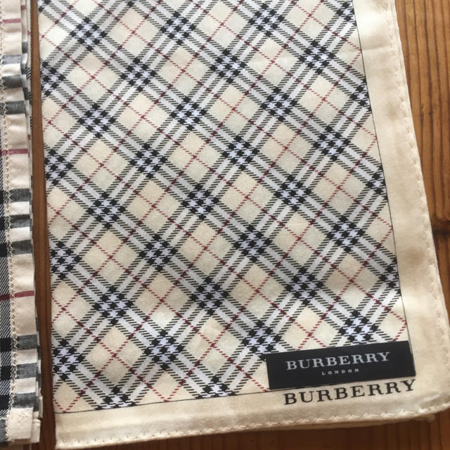 BURBERRY(バーバリー)のバーバリーハンカチ2枚 ノバチェック2種類 メンズのファッション小物(ハンカチ/ポケットチーフ)の商品写真