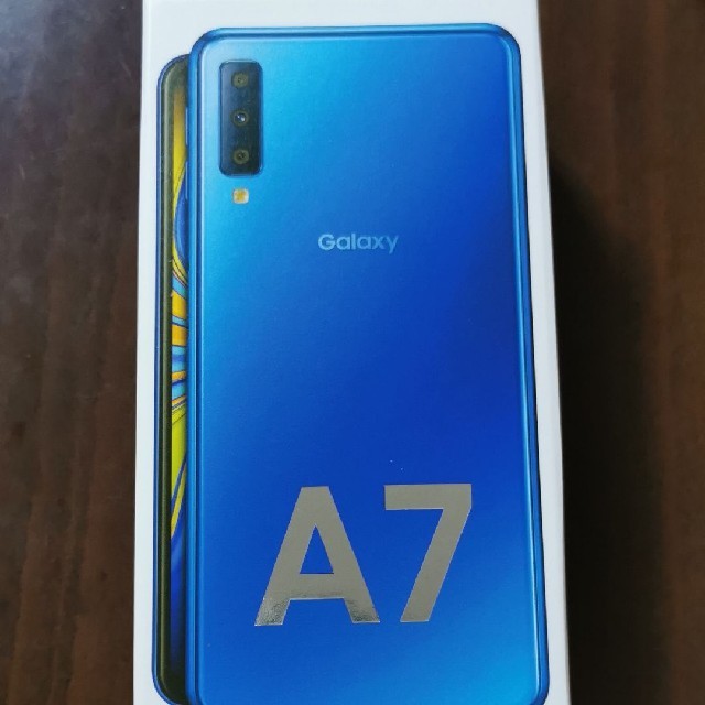 Galaxy A7ブルー