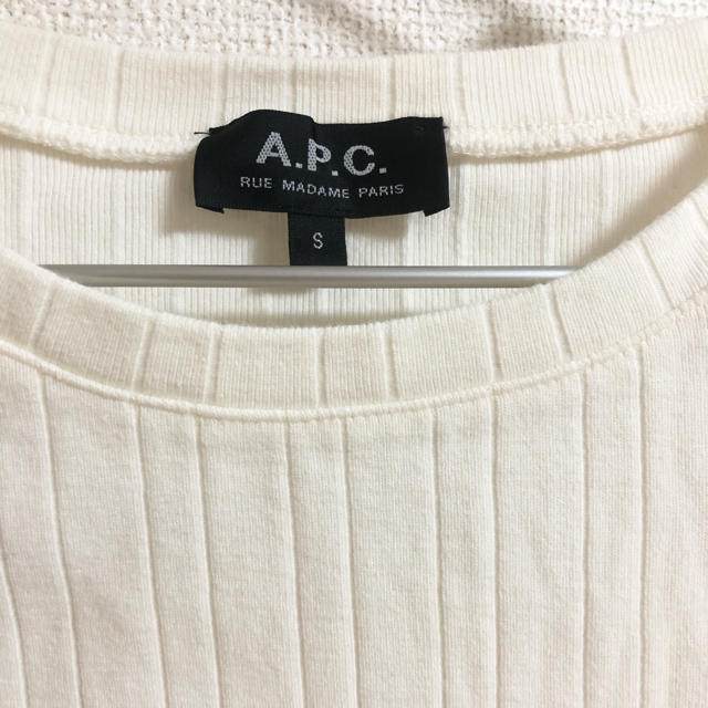 A.P.C(アーペーセー)のAPCの白トップス レディースのトップス(カットソー(半袖/袖なし))の商品写真