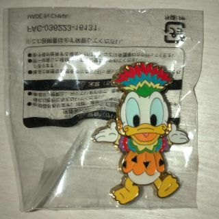 ディズニー(Disney)の【送料込】Disneyディズニー　ドナルドダック　ピンバッジ(バッジ/ピンバッジ)