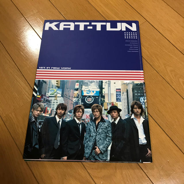 KAT-TUN(カトゥーン)のKAT-TUN1st写真集 エンタメ/ホビーのタレントグッズ(アイドルグッズ)の商品写真