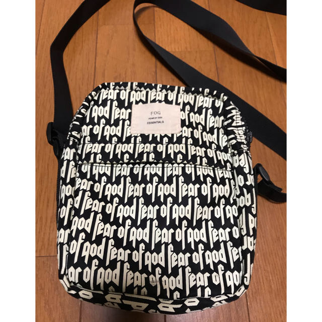 FEAR OF GOD - Fear of God FOG ESSENTIALS ショルダーバッグの通販 by