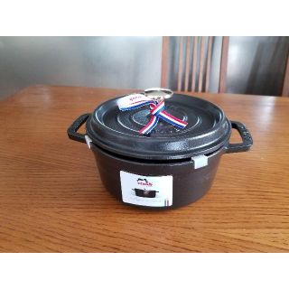 ストウブ(STAUB)のピコ ココット ラウンド 18cm ブラック(鍋/フライパン)