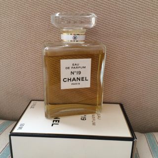 シャネル(CHANEL)のシャネルN°19香水(香水(女性用))