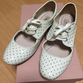 ミュウミュウ(miumiu)のMIU MIU スタッズ付きシューズ(その他)