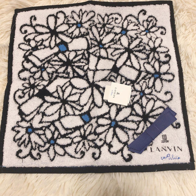 LANVIN en Bleu(ランバンオンブルー)の【新品】 ランバン  ♡  タオルハンカチ              ネイビー  レディースのファッション小物(ハンカチ)の商品写真