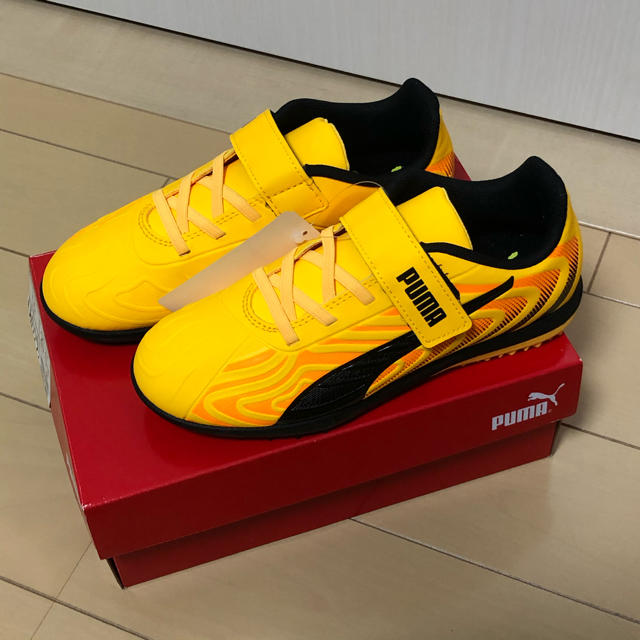 PUMA(プーマ)のサッカー　トレーニングシューズ　20.0cm プーマ  キッズ/ベビー/マタニティのキッズ靴/シューズ(15cm~)(その他)の商品写真