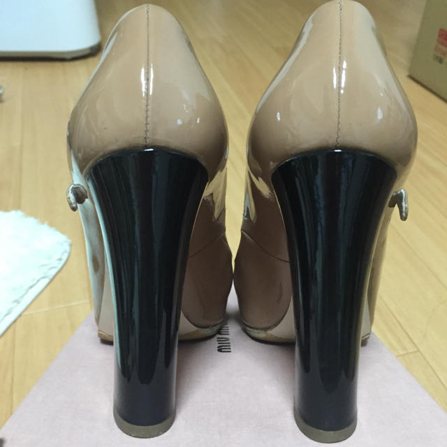 miumiu(ミュウミュウ)のMIU MIU パンプス レディースの靴/シューズ(ハイヒール/パンプス)の商品写真