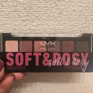 エヌワイエックス(NYX)のソフト＆ロージー　アイシャドウ パレット(アイシャドウ)