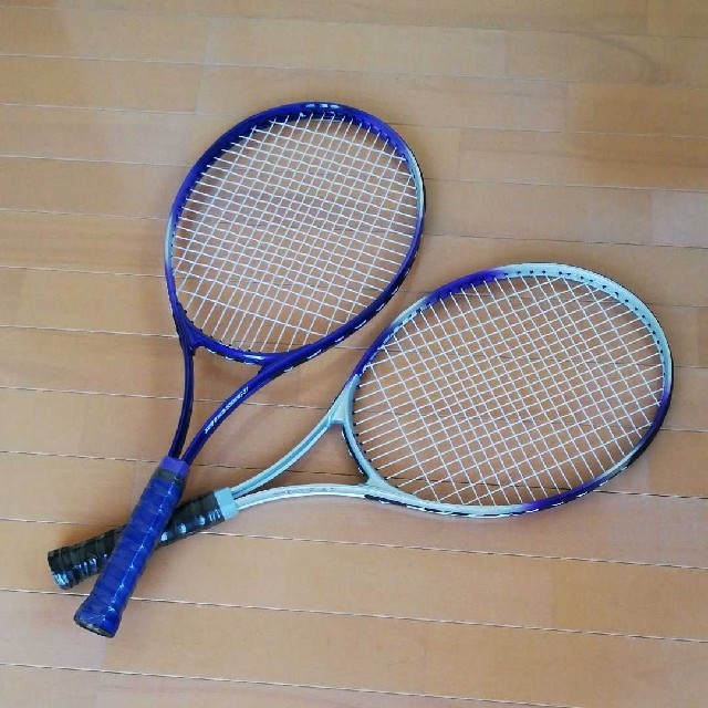 カワサキ(カワサキ)の硬式テニスラケット　2本セット スポーツ/アウトドアのテニス(ラケット)の商品写真