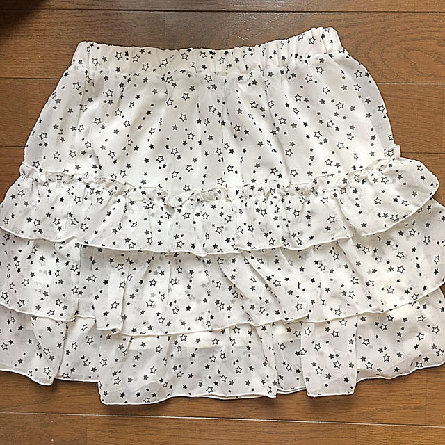 HONEYS(ハニーズ)のハニーズ　スカート　星形スカート　ミニスカート キッズ/ベビー/マタニティのキッズ服女の子用(90cm~)(スカート)の商品写真