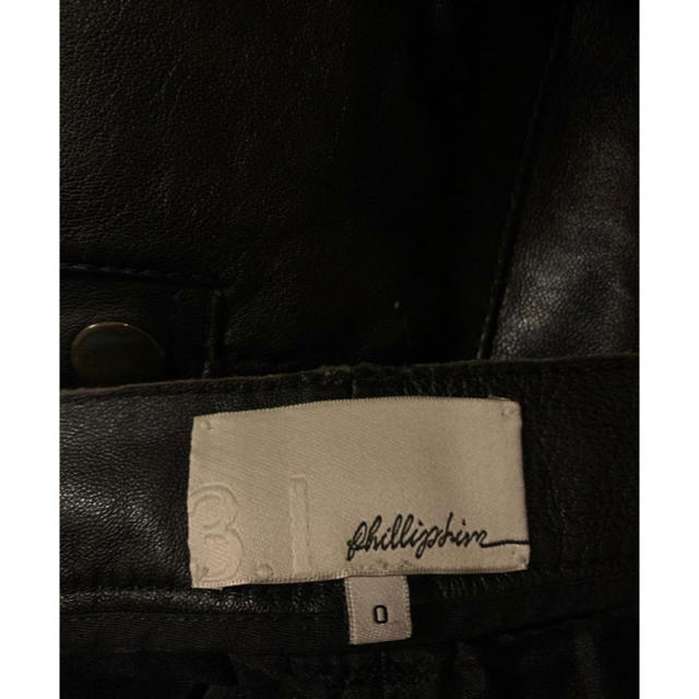 3.1 Phillip Lim(スリーワンフィリップリム)の3.1 phillip lim レザー　パンツ　0号サイズ　ブラック レディースのパンツ(ショートパンツ)の商品写真