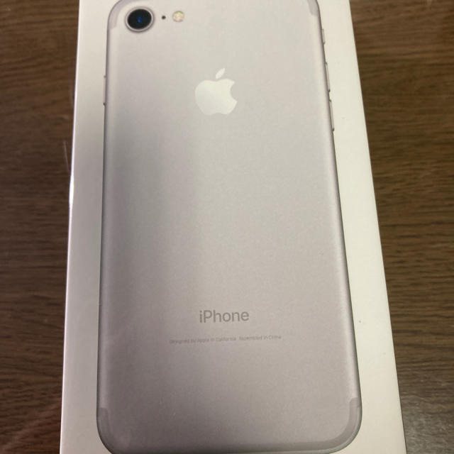 iPhone7 32GB シルバー 新品未使用品　simロック解除済