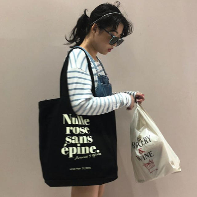 Lochie(ロキエ)のépine original black tote bag レディースのバッグ(トートバッグ)の商品写真