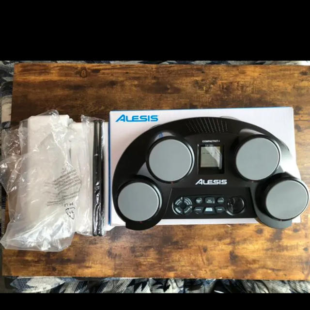 電子ドラム ALESIS COMPACTKIT4 中古品 本体・ACアダプター付 楽器のドラム(電子ドラム)の商品写真