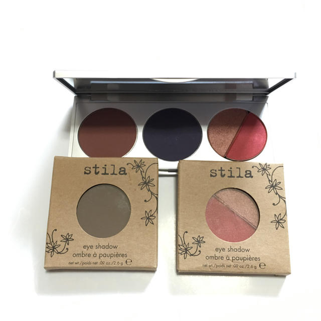 stila(スティラ)の😍新品☆stilaのアイシャドウセット コスメ/美容のベースメイク/化粧品(アイシャドウ)の商品写真