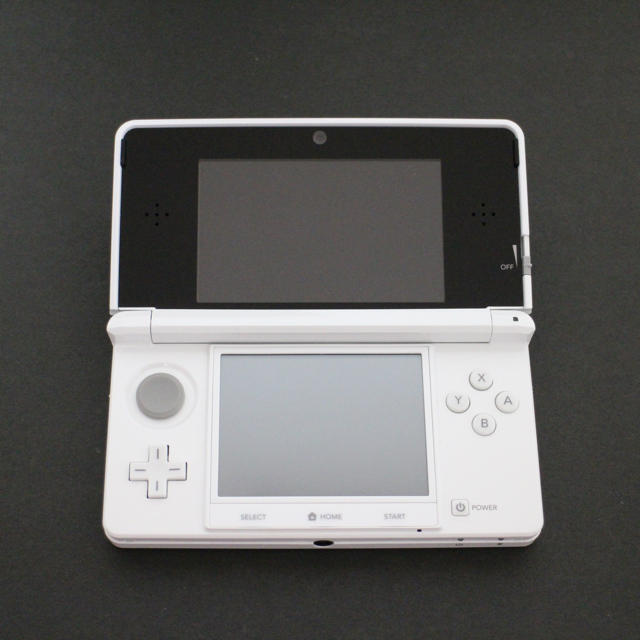 ニンテンドー3DS(ニンテンドー3DS)のニンテンドー3DS ピュアホワイト #51 エンタメ/ホビーのゲームソフト/ゲーム機本体(携帯用ゲーム機本体)の商品写真