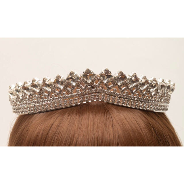 Vera Wang(ヴェラウォン)の<出品延長！>♡一度のみ使用！　ティアラ　クラウン レディースのヘアアクセサリー(その他)の商品写真