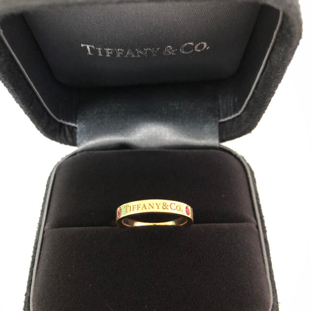 【希望者のみラッピング無料】 & Tiffany Co. フラットバンドリング K18ルビー3P 【40%off】Tiffany&Co. - リング(指輪)
