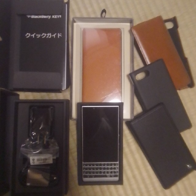 古典 brackberry key2 国内正規シルバー bbf100-8 スマートフォン本体
