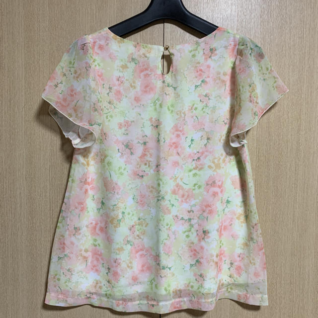 Feroux(フェルゥ)の＊美品＊フェルゥ 花柄ブラウス レディースのトップス(シャツ/ブラウス(半袖/袖なし))の商品写真