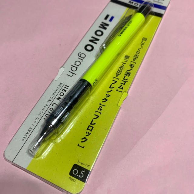 トンボ鉛筆(トンボエンピツ)のTombow モノグラフ DPA-134C ネオンイエロー インテリア/住まい/日用品の文房具(ペン/マーカー)の商品写真