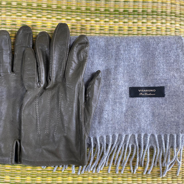 マフラー（pure cashmere）&グローブ（羊革） レディースのファッション小物(マフラー/ショール)の商品写真