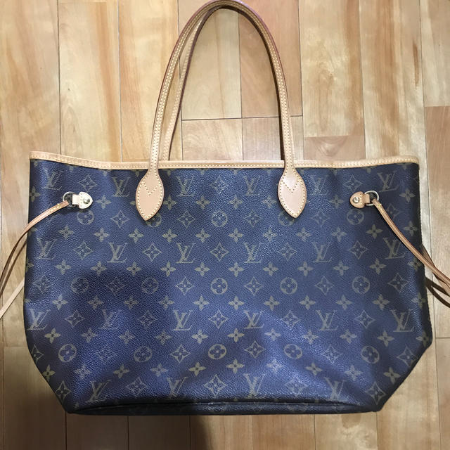 LOUIS VUITTON(ルイヴィトン)のルイヴィトン  モノグラム  ネヴァーフルMM レディースのバッグ(トートバッグ)の商品写真