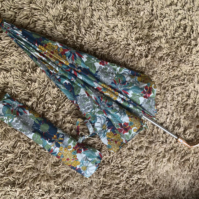 nest Robe(ネストローブ)のリバティ 日傘 晴雨兼用傘 折りたたみ傘 新品未使用品 レディースのファッション小物(傘)の商品写真