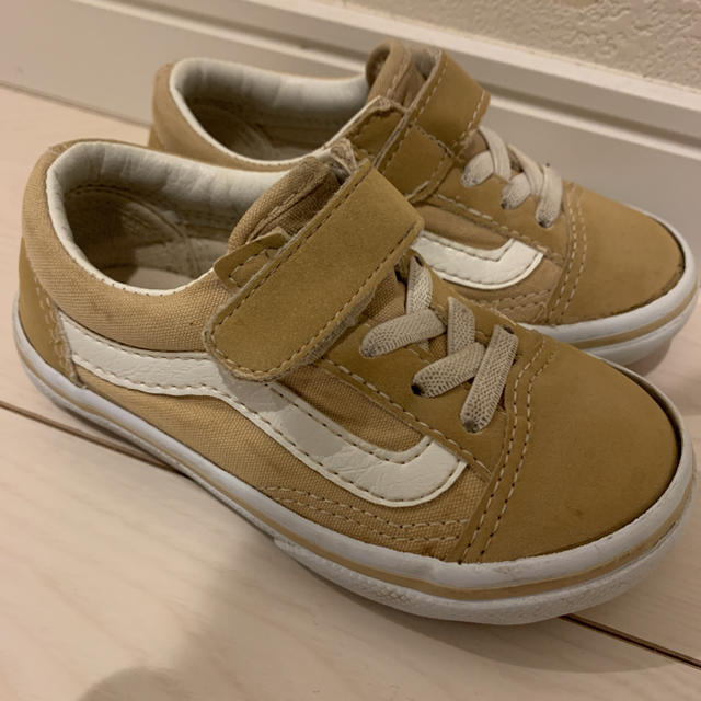 VANS(ヴァンズ)のVANS オールドスクール スニーカー  キッズ ベージュ キッズ/ベビー/マタニティのキッズ靴/シューズ(15cm~)(スニーカー)の商品写真