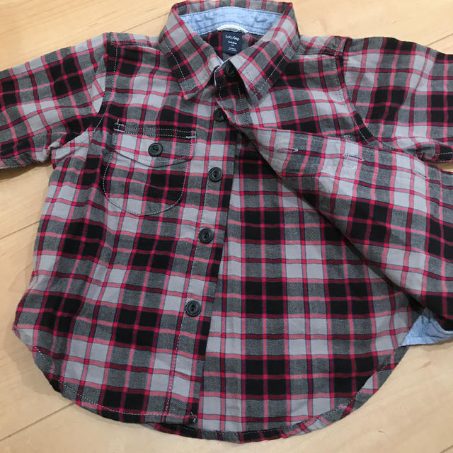 babyGAP(ベビーギャップ)のbaby Gap チェックシャツ　90センチ キッズ/ベビー/マタニティのキッズ服男の子用(90cm~)(ブラウス)の商品写真