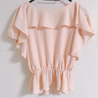 トッコ(tocco)の美品　tocco closet サーモンピンク　ブラウス　トップス(シャツ/ブラウス(半袖/袖なし))