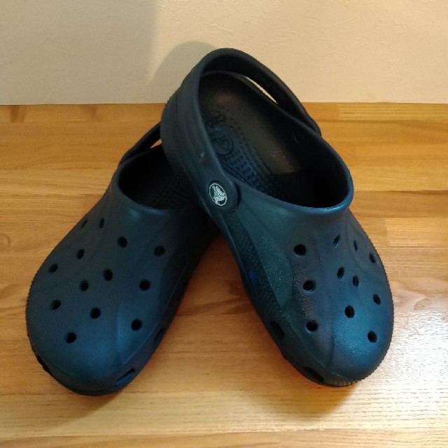 CROSS(クロス)のCROCS　サンダル　ジュニア　 キッズ/ベビー/マタニティのキッズ靴/シューズ(15cm~)(サンダル)の商品写真