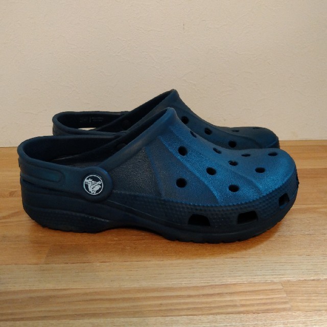 CROSS(クロス)のCROCS　サンダル　ジュニア　 キッズ/ベビー/マタニティのキッズ靴/シューズ(15cm~)(サンダル)の商品写真